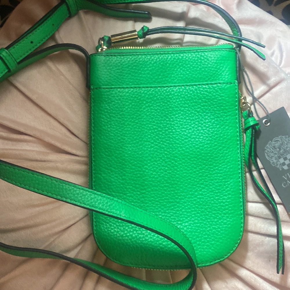 🎀 NEW Vince Camuto Vibrant Green Crossbody Bag Kenzy nwt Pebbled leather - Picture 4 of 6